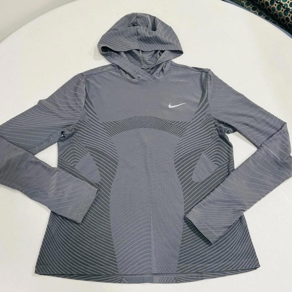 Nike Dri Fit Textured Smoke Grey Running Shirt Hooded CU3381 084 Large Women's.